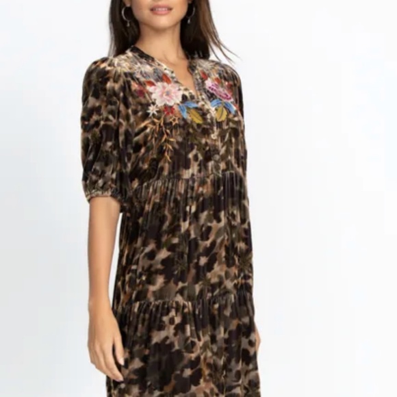 Johnny Was Dresses & Skirts - Floral Embroidered Midi Dress